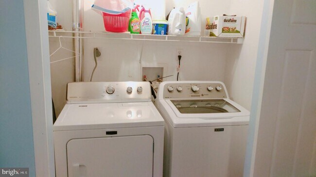 Building Photo - 43017 Fairgrounds Rd