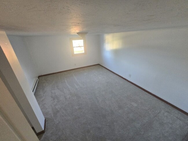 Building Photo - Charming 2BR Duplex in Waterford