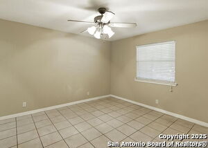 Building Photo - 661 Floral Cir