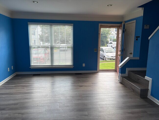 Building Photo - 1892 Beegee Ct