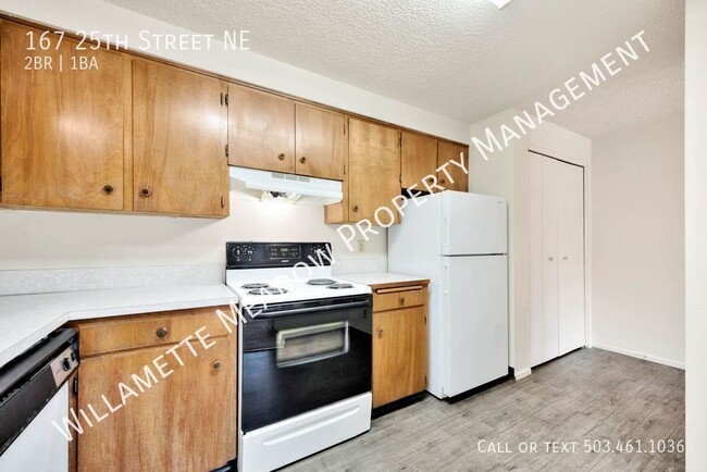 Building Photo - Spacious 2-Bedroom Upstairs Apartment with...