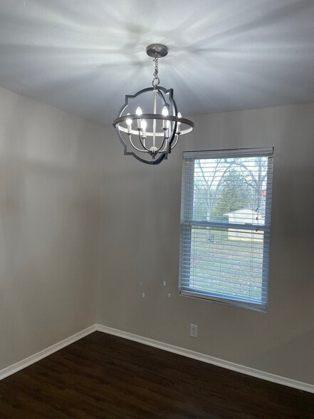 Building Photo - 1225 W Hanna St