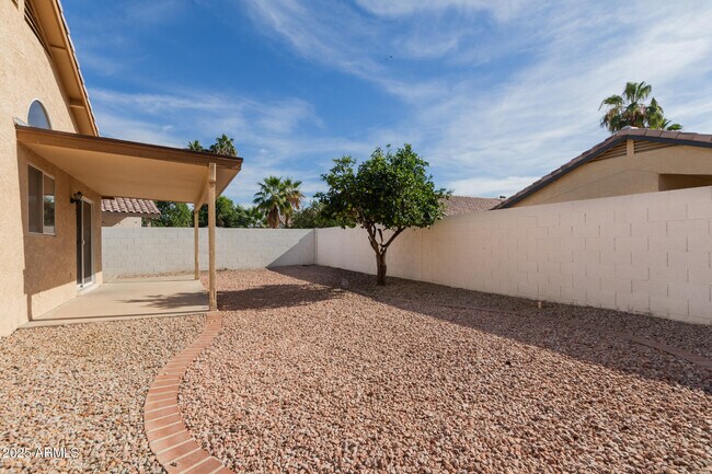 Building Photo - 1793 E Gail Dr