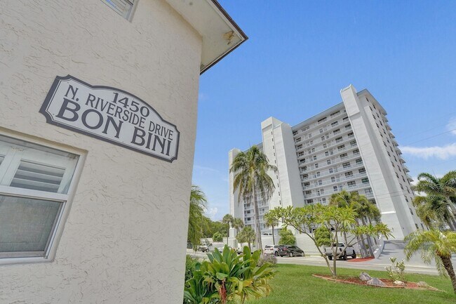 Building Photo - 1450 N Riverside Dr