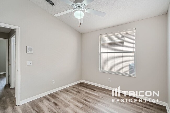 Building Photo - 2964 Hickory Grove Dr