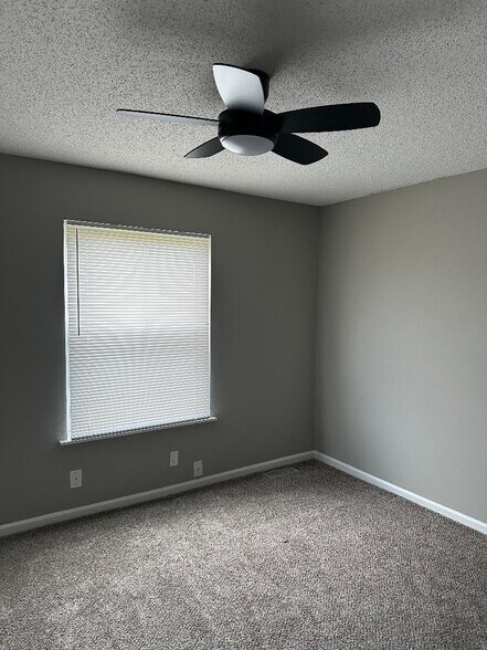1st Bedroom - 1044 Pembroke Oak Grove Rd