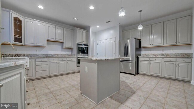 Building Photo - 12308 Putters Ct