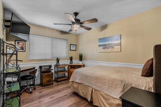 Building Photo - 53705 Avenida Diaz