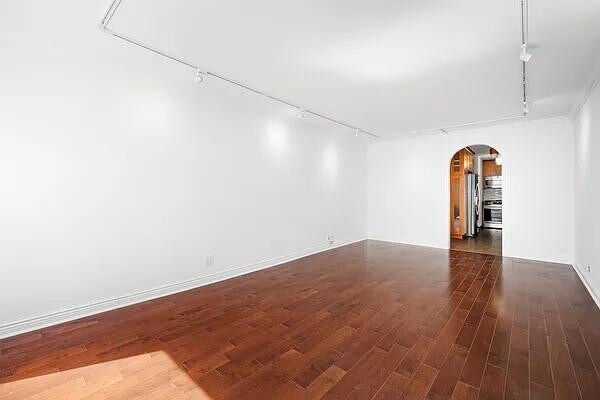 Building Photo - 275 Greenwich St