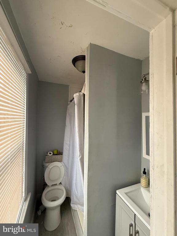 Building Photo - 178 N Broadway