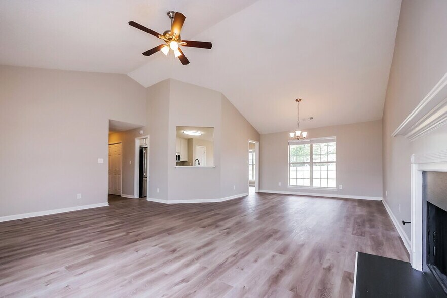 Building Photo - 192 River View Ct