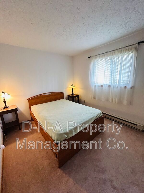 Building Photo - 954 Country Pl Dr