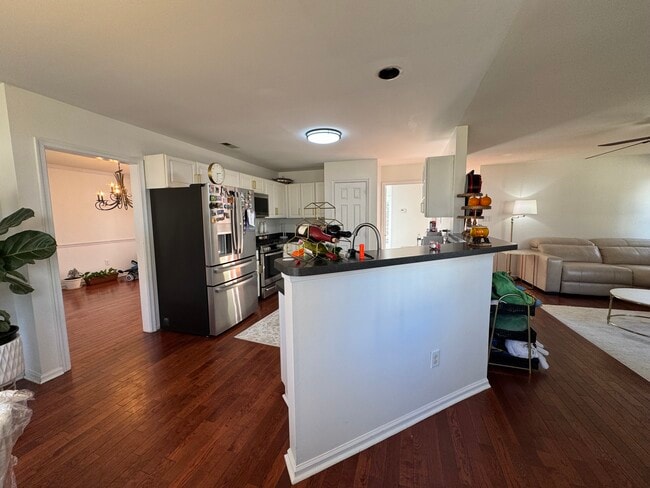 Building Photo - 4233 Rosewood Ct