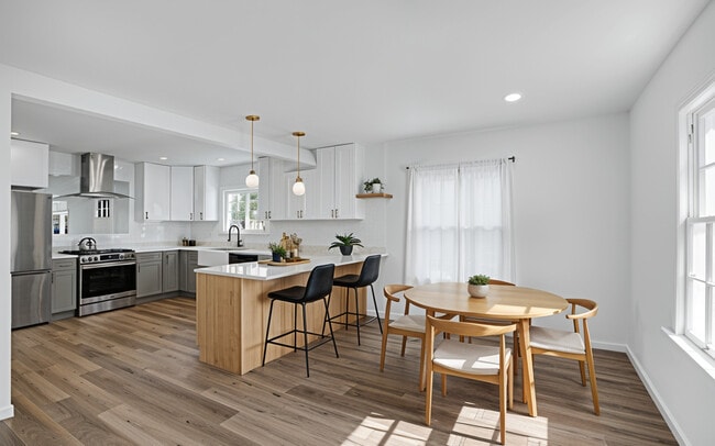 Building Photo - 1212 W Healey St