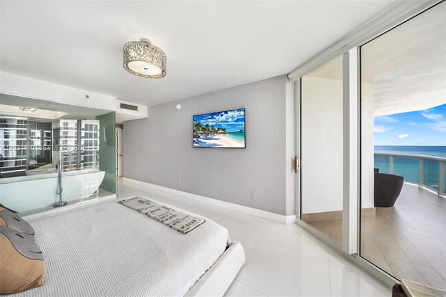 Building Photo - 4779 Collins Ave