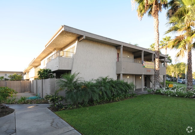 1540 E Canfield Ln - Canfield Palms