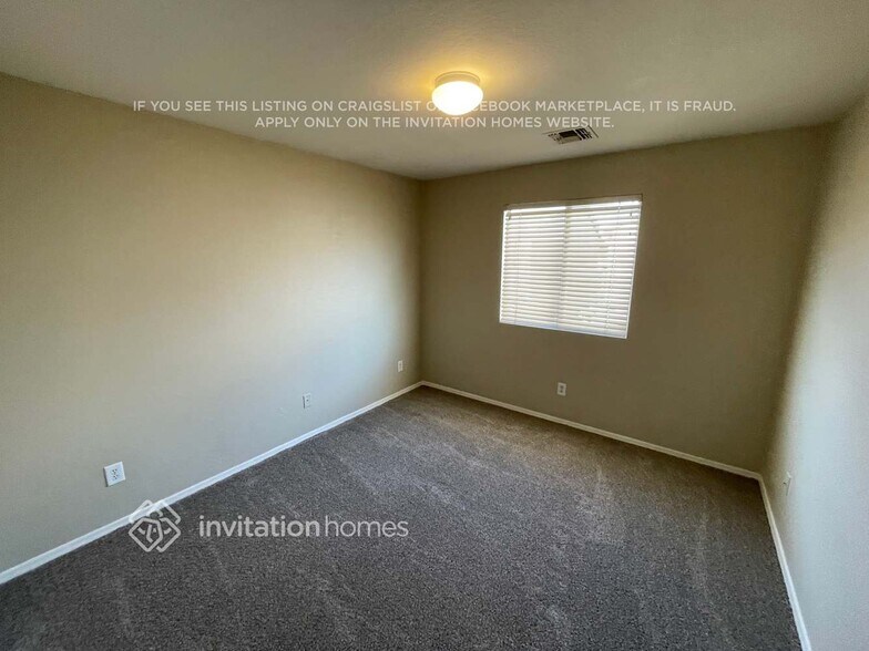 Building Photo - 5220 W Albeniz Pl