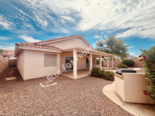 Building Photo - 10451 N Calle Verano Seco