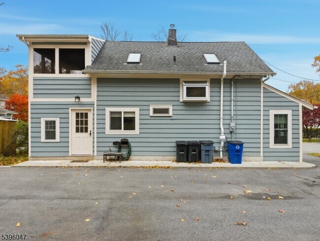 Building Photo - 1 Mountain Ave