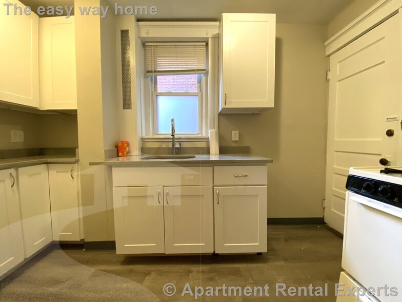 Building Photo - 6 Craigie Cir