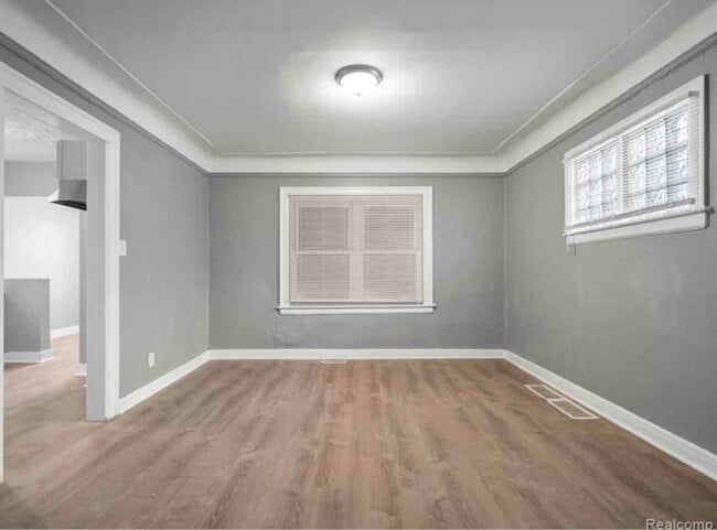 Building Photo - 16157 Stansbury Ave