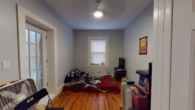 Building Photo - Charming 1BR + Bonus Sunroom - Near Yale, ...