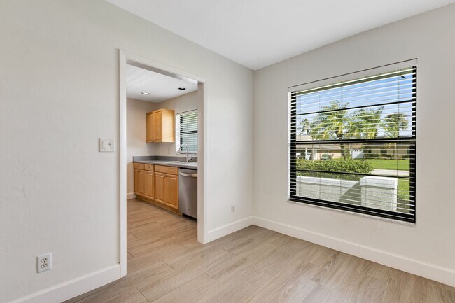 Building Photo - ** WILLOUGHBY ACRES ** POOL HOME - 3 BED / 2 BATH - PETS OK! - NORTH NAPLES - ANNUAL RENTAL