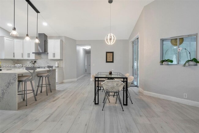 Building Photo - 1800 Water Ridge Dr