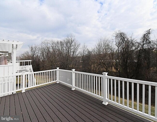 Building Photo - 136 Iron Hill Way