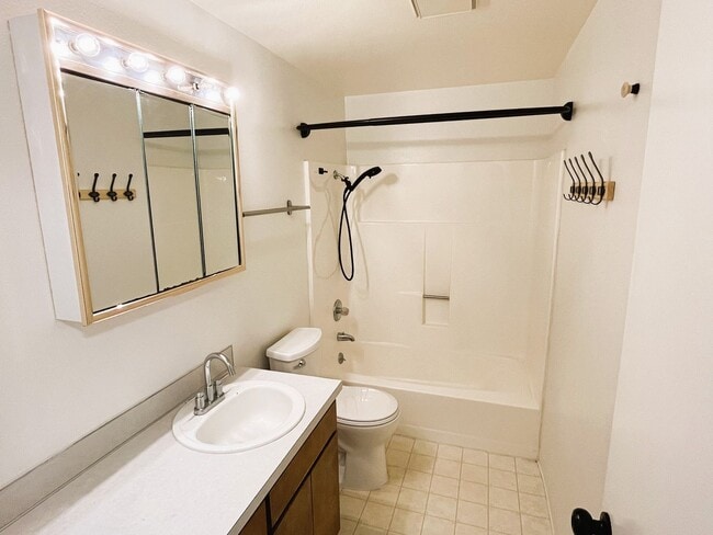 Building Photo - Beautifully Appointed Home on Generous Lot...