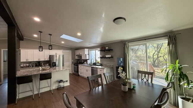 Building Photo - 5280 Old French Town Rd