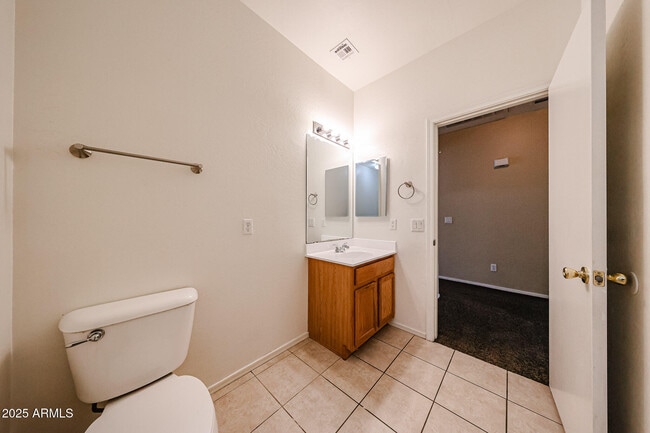 Building Photo - 44115 Askew Dr