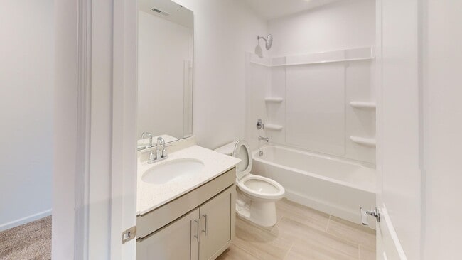 Building Photo - Immaculate New Townhome in Pringle Towns