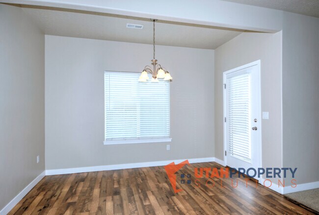 Building Photo - 5393 Borglum Ln