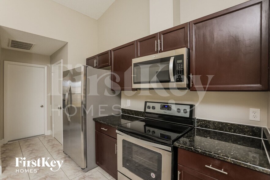 Building Photo - 2778 Muscatello St