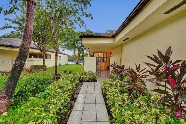 Building Photo - 465 NW 95th Ave