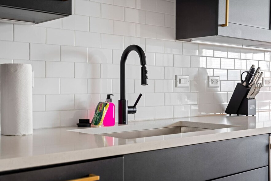 Building Photo - 2609 W Nassau St