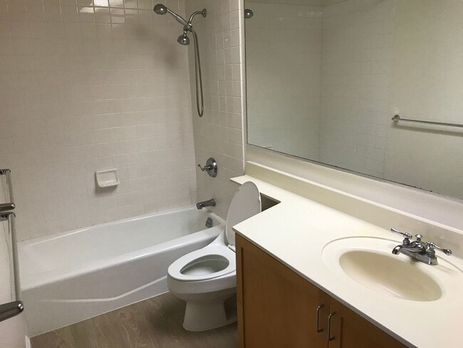 Building Photo - Lalea at Hawaii Kai 2 Bdrm., .1 bath, 2 un...