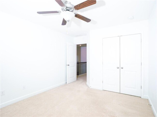 Building Photo - 4865 Alexandria Ave