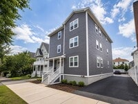 Building Photo - 128 Waverly St