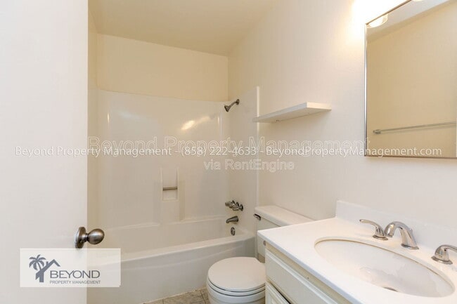 Building Photo - 1335 Caminito Septimo