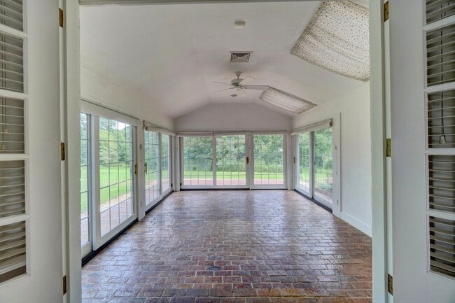 Building Photo - Available NOW! WATERFRONT Home in Witchduc...