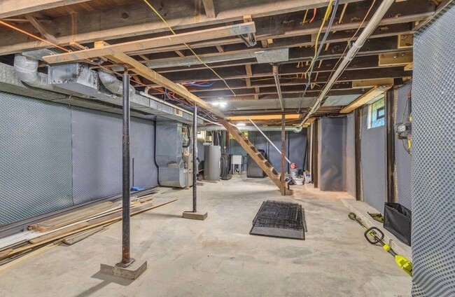 Building Photo - 1 Fayette St