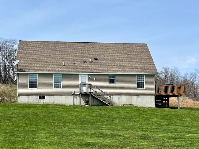 Building Photo - 2109 Dunk Hill Rd