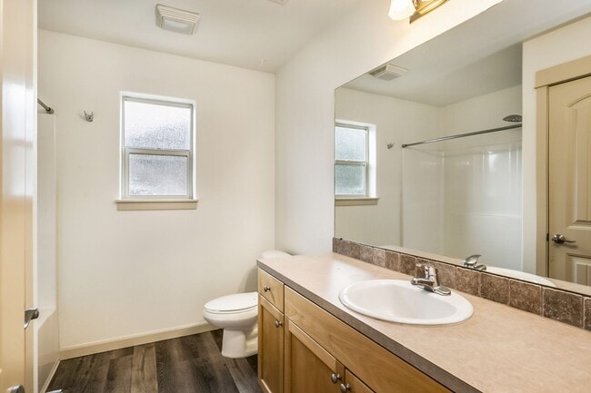 Building Photo - Cozy 3 Bed Home: New Carpet, Fully Fenced Yard & Near Old Mill