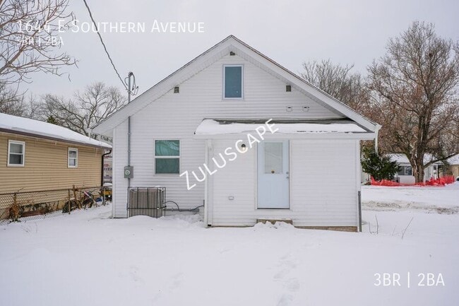 Building Photo - 1644 E Southern Ave