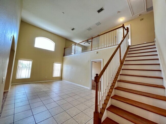 Building Photo - EAGLE CREEK LAKE NONA! WELCOME HOME! Beautiful water views! Spacious 2 story-3 bedroom 2.5 bath h...