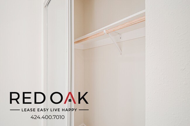 Building Photo - 1611 Oak St