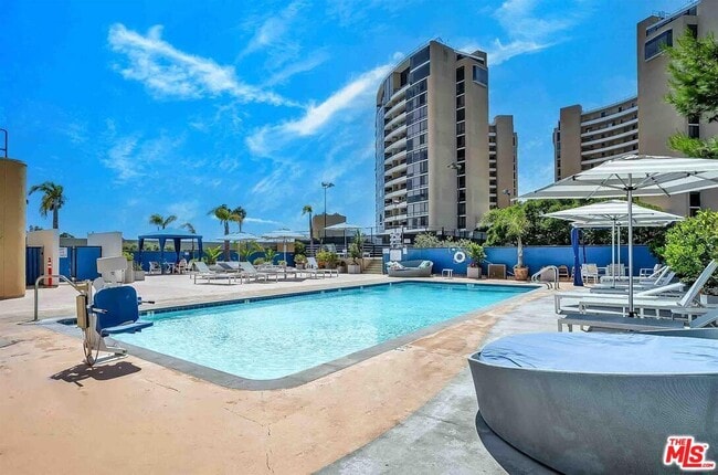 Building Photo - 4316 Marina City Dr