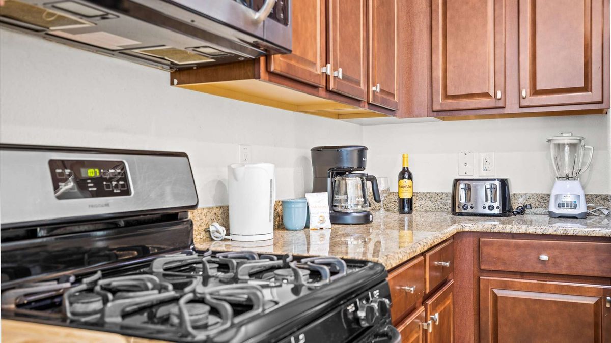 Building Photo - 5266 Wildwood Wy